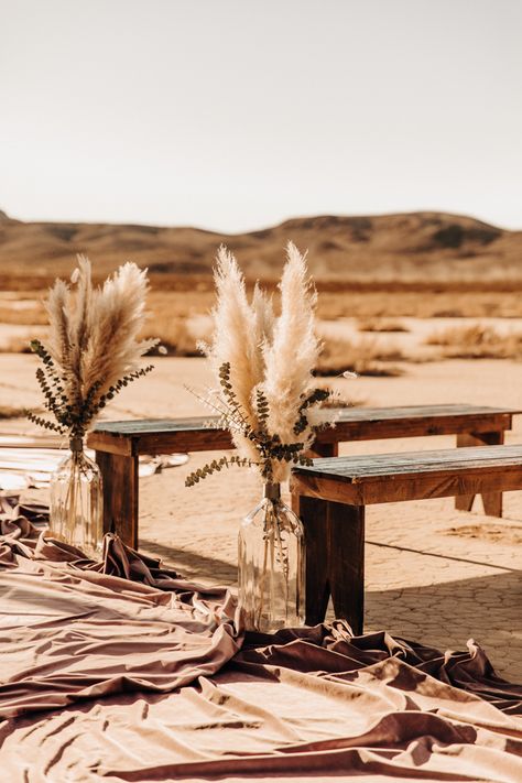 Desert Wedding Altar, Wedding Dresses For Desert Wedding, Boho Desert Wedding Decor, Wedding Altar Tree, Wedding In Desert, Arizona Wedding Decor, Rustic Desert Wedding, Wedding In The Desert, Las Vegas Desert Wedding