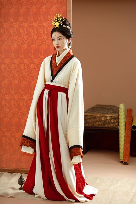 Han Dynasty Clothing, Song Dynasty Clothing, Chinese Historical Fashion, Traditional Vietnamese Clothing, Dark Continent, East Asian Fashion, Chinese Outfits, Bratz Aesthetic, Jin Dynasty