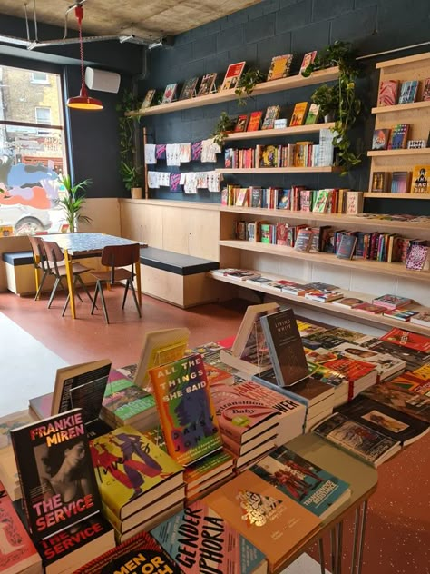 Bookshop Cafe Interior Design, Bookshop Ideas Design, Independent Bookstore Design, Bookshop Cafe Design, Bookshop Interior Design, Bookstore Setup, Small Bookstore Cafe, Bookstore Cafe Design, Bookstore Design Interior