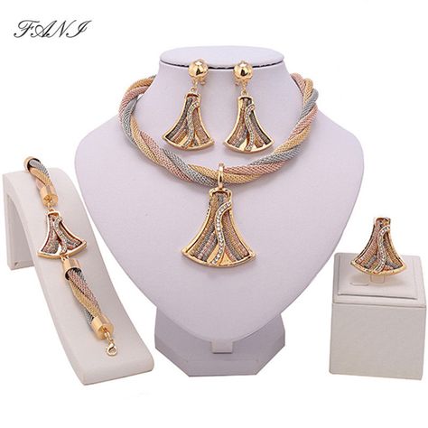 Dubai Gold Jewelry, Fan Jewelry, Costume Jewelry Sets, Walmart Jewelry, Gold Bridal Jewellery Sets, Fancy Necklace, Gold Jewelry Sets, Purple Jewelry, African Beads