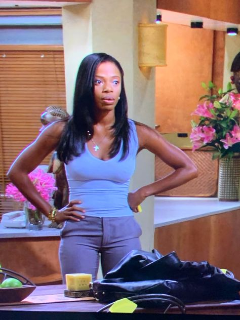 Girlfriends 2000s Outfits, Toni Girlfriends Outfits, Tichina Arnold 90s Outfits, 90s Beyonce, Toni Childs Aesthetic, Early 2000s Black Celebrities, Tony Childs, Girlfriends Show Outfits, Girlfriends Fashion