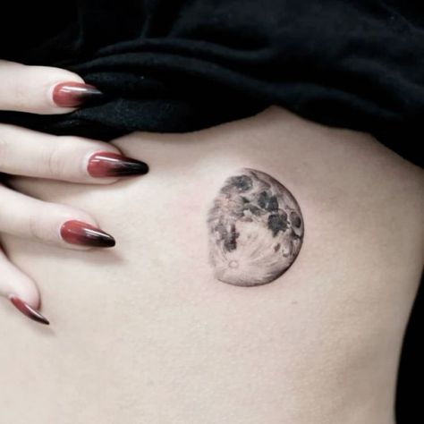 Moon Tattoo Designs The moon has captivated humanity for centuries with its ever-changing phases, symbolizing transition, renewal, and the cyclical nature of life. Waxing Gibbous Tattoo, Wanning Gibbous Moon Tattoo, Waxing Gibbous Moon Tattoo, Waning Gibbous Moon Tattoo, Gibbous Moon Tattoo, Blue Moon Tattoo, Realistic Moon Tattoo, Waxing Gibbous Moon, Gibbous Moon