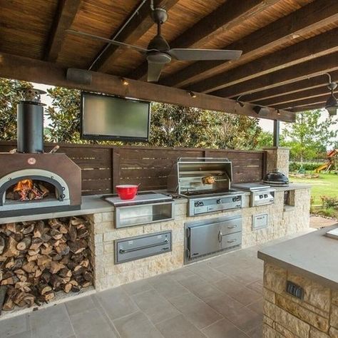 How to Plan an Outdoor Kitchen Backyard Kitchens, Design Per Patio, Kitchen Ikea, Modern Outdoor Kitchen, Outdoor Kitchen Plans, Outdoor Kitchen Appliances, Outdoor Kitchen Design Layout, Patio Kitchen, Backyard Kitchen