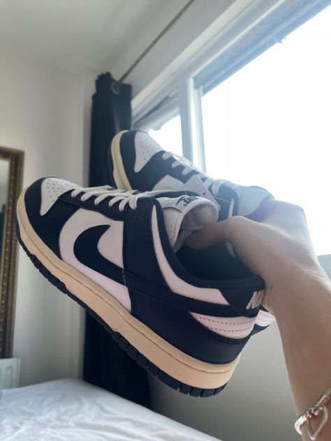 Vintage Navy Dunks Outfit, Vintage Navy Dunks, Navy Dunks, Nike Dunk Low Vintage Navy, Gymnastics Shoes, Trendy Shoes Sneakers, All Nike Shoes, Shoes Outfit Fashion, Hype Shoes