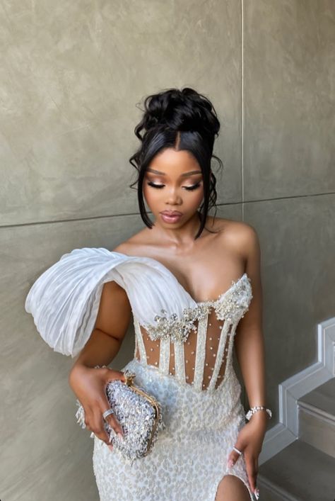 Md Dresses, Everyday Chic Outfits, Prom 23, Matric Dance Dresses, 21st Birthday Outfits, Met Gala Outfits, Prom Dress Inspo, Matric Dance, White Prom