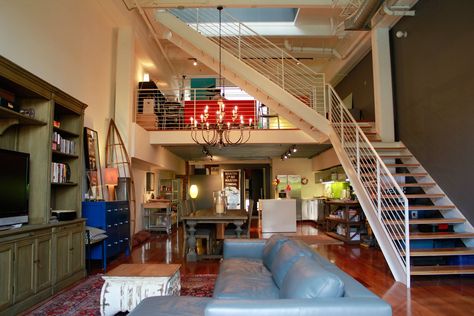 Hollywood Apartment Los Angeles, Los Angeles Townhouse, Los Angeles Loft, Los Angeles Apartment, Hollywood Apartment, Warehouse Loft, Loft Home, Los Angeles Apartments, Apartment Stuff