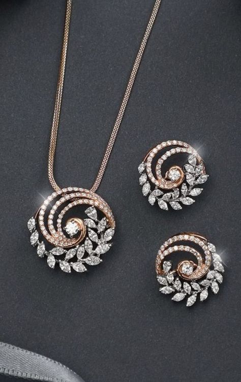 Light Weight Diamond Jewellery, Diamond Pendant Set, Diamond Locket, Diamond Pendent, Diamond Pendants Designs, Surat Gujarat, Diamond Pendant Sets, Indian Jewellery Design Earrings, Necklace Ideas