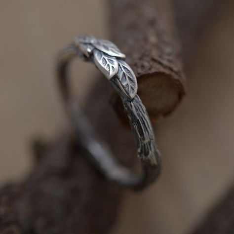 Artistic Leaf Ring Sterling Silver Branch Twig Ring Nature - Etsy Nature Wedding Band, Twig Engagement Ring, Nature Inspired Engagement Ring, Twig Ring, Branch Ring, Nature Ring, Silver Tree, Leaf Ring, Nature Inspired Jewelry