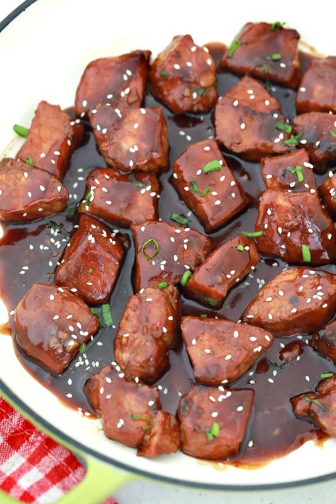 These delicious teriyaki pork bites are a perfect dinner made wtih natural ingredients to feed a couple or an entire family. Pork Teriyaki Recipes, Pork Bites Recipes Dinners, Pork Teriyaki, Teriyaki Pork Loin, Pork Bites Recipes, Teriyaki Pork Bites, Diced Pork Recipes, Teriyaki Pork Chops, Pork Bites