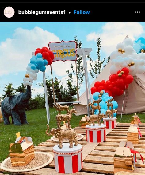 Circus Party Centerpieces, Carnival Party Centerpieces, Circus Baby Shower Theme, Baby Shower Centerpiece Ideas, Circus Centerpieces, Vintage Carnival Theme, Carnival Centerpieces, Vintage Circus Birthday Party, Carnival Birthday Theme