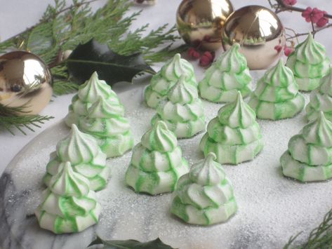 Meringue Piping Techniques, Christmas Tree Party Ideas, Meringue Cookies Christmas, Christmas Tree Meringue, Tree Meringue, Electric Whisk, Xmas Desserts, Snowman Cake, Christmas Food Gifts