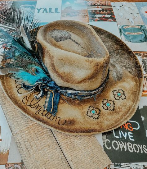 Wide Brim Fedora Women, Bride Cowgirl Hat, Derby Hats Diy Ideas, Fedoras For Women, Western Hats For Women, Cowboy Hat Crafts, Cowgirl Hats Western, Cowgirl Bride, Cowboy Hat Styles