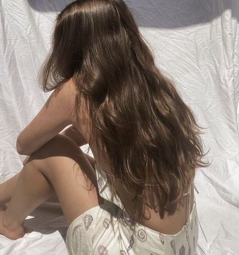 Long Brown Hair, Grunge Hair, Dream Hair, On The Ground, Brunette Hair, Aesthetic Hair, Pretty Hairstyles, Hair Looks, Hair Goals