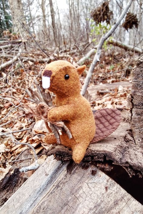 beaver plush toy, felt ornaments, stuffed animal, beaver plushie Felt Beaver, Wool Felt Projects, Plushie Patterns, Felt Ornaments, Felting Projects, Plush Toy, Felt Crafts, Wool Felt, Dinosaur Stuffed Animal