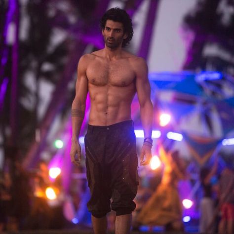 Lean Body Men, Aditya Roy Kapoor, Formal Casual Wear, Hardy Sandhu, Aditya Roy Kapur, Aashiqui 2, Bollywood Men, Roy Kapoor, Aesthetics Bodybuilding