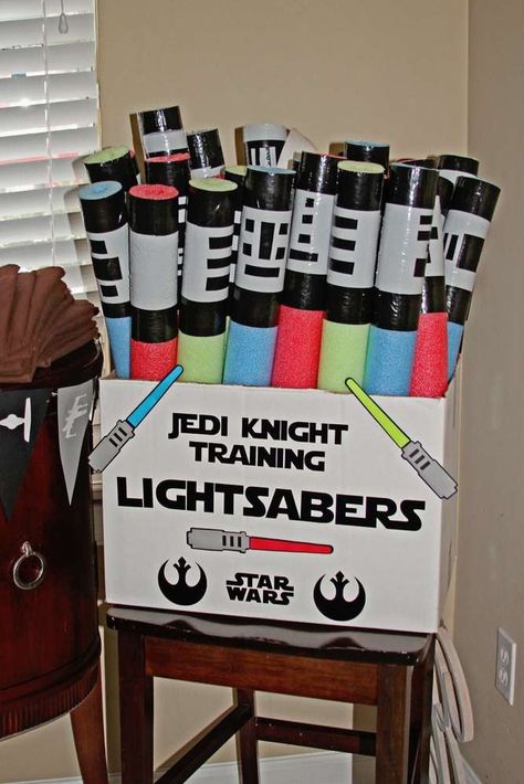 Knight Training, Star Wars Theme Birthday, Star Wars Birthday Party Ideas, Decoracion Star Wars, Star Wars Themed Birthday Party, Yoda Party, 4de Verjaardag, Star Wars Baby Shower, Star Wars Theme Party