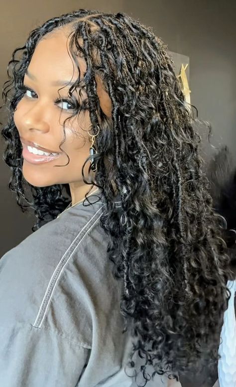 Earthly Hairstyles, Soft Locs Goddess, Braids With Blonde Patch, Boho Locs Black Women Short, Soft Locs Bob With Curls, Chunky Boho Braids, Small Boho Soft Locs, Knotless Faux Locs Hairstyles, Big Bohemian Knotless Braids