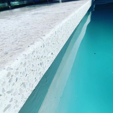 Concrete Pool Surround Ideas, White Concrete Around Pool, Concrete Coping Around Pool, Pool Area Tiles, Pool Edge Ideas, Pool Concrete Ideas, Concrete Around Pool Ideas, Pool Edging Ideas, Modern Pool Tile Ideas