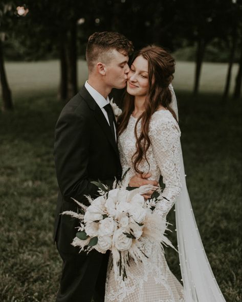 Pampas Grass White Roses Bouquet, White Wedding Flowers With Pampas, Pampas Grass And Rose Bouquet, White Wedding Bouquets With Greenery And Pampas, White Rose And Pampas Bouquet, White Pampas Bouquet, White Boho Bridal Bouquet, White Boho Flowers, Classy Wedding Bouquet