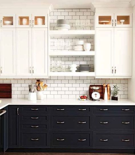 Black and white On website they say this "went wrong", but I love it! Two Toned Kitchen Cabinets, White Upper Cabinets, Two Tone Kitchen Cabinets, White Countertop, Navy Kitchen, Серая Кухня, Kabinet Dapur, Two Tone Kitchen, Blue Kitchen