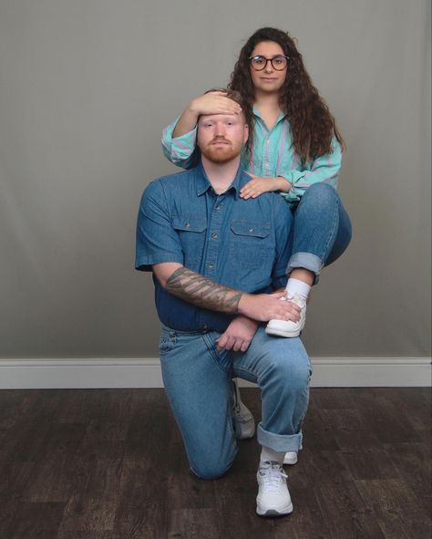 Jcpenney Portraits Awkward, 80s Cringe Photoshoot, Awkward Engagement Photos Funny, Mastermind Photo Shoot, 90s Awkward Couple Photoshoot, Funny Poses 2 People, Best Friend Jcpenny Photos, Awkward Photo Shoot Ideas, Jcpenney Photoshoot Funny