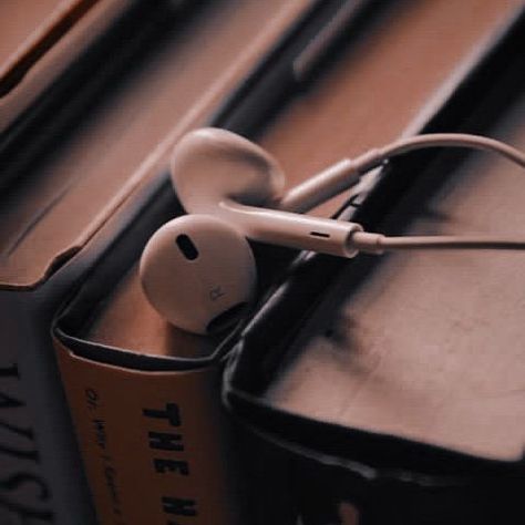 Music Aesthetic| music lovers Music And Books Aesthetic Wallpaper, Brown Music Aesthetic, Music Brown Aesthetic, Dark Music Aesthetic, Julie And The Phantoms Aesthetic, Music School Aesthetic, Music Aesthetic Dark, Finding Your Path, Uk University