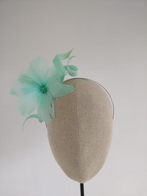 Mint Green Fascinator by @tillyellenmillinery Green Fascinator, Royal Hats, Bird Feathers, Fascinator, Mint Green, Mint, Birds, Tea, Hats