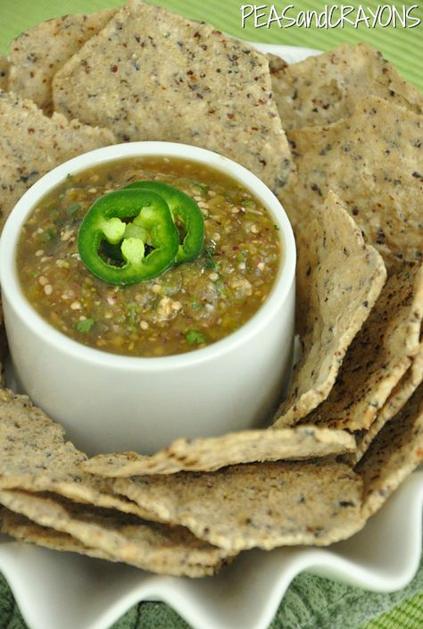 Spicy Salsa Verde Recipe - Shake up Taco Night with This Delicious Dip! Spicy Salsa Verde, Savory Lunch, Roasted Tomatillo Salsa, Homemade Salsa Verde, Salsa Verde Recipe, Roasted Tomatillo, Green Salsa, Spicy Salsa, Homemade Salsa