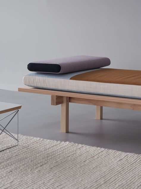 Bring nature in — MY KIND OF STYLING Scandinavian Sofa, Diy Daybed, Daybed Design, Modern Daybed, Soft Minimalism, Bed Frame Design, Furniture Wood, Sofa Bench, Danish Furniture