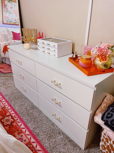 Dresser Ideas Bedroom Aesthetic, Styling A Vanity Table, Bathroom Inspo Preppy, Preppy Room With Vanity, Girly Dresser Decor, Colorful Dresser Decor, Above Vanity Decor, Preppy Room Essentials, Bedroom Rugs Preppy