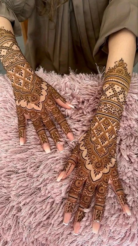 Engagement Mehendi, Wedding Henna Designs, Cultural Clothes, Mehendi Art, Kalamkari Dresses, Eid Mehndi Designs, Engagement Mehndi Designs, Full Mehndi Designs, Wedding Henna