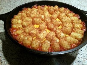 Sloppy Joe Tater Tot Casserole - allthecooks I love tater tots! And sloppy joes! Sloppy Joe Tater Tot Casserole, Tot Casserole, Tater Tot Casserole, Tater Tots, Sloppy Joe, Awesome Recipes, Main Meals, Tater Tot, Dinner Time