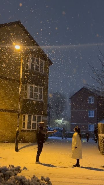 Dancing Couple Aesthetic, Snowman Dance, Slow Dancing Aesthetic, Slow Love Songs, Snowman Songs, Video Romance, Romantic Dance, Free Green Screen, You Are My Home