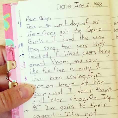 11 Hilarious Childhood Diary Entries That Perfectly Capture the Angst of Being a Kid Diary Keeping Ideas, Funny Diary Entries, Diary Entry Aesthetic, Childhood Diary, Things I Love Journal, Journal Diary Ideas, Diary Aesthetics, Write A Diary, Song Diary