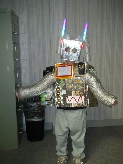 Who doesn't enjoy a good laugh to start off their Friday?!  Check out our latest #blog showcasing some of the funniest #HVAC & #plumbing #costumes! #BELOMAN Robot Costume Diy, Robot Halloween Costume, Squid Costume, Homemade Robot, Costume Homemade, Cardboard Robot, Robot Costume, Minion Costumes, Robot Costumes