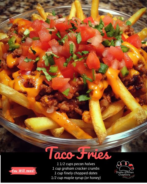 Get ready to drool over these mouthwatering Taco Fries! Crispy, seasoned fries topped with seasoned ground beef, melted cheese, fresh salsa, creamy guacamole, and zesty sour cream. The perfect twist on traditional tacos. #tacotuesday #friesforlife #foodieheaven 🌮🍟🤤 Mexi Fries, Taco Fries, Traditional Tacos, Fiesta Recipes, Creamy Guacamole, Seasoned Fries, Frozen French Fries, How To Make Taco, Seasoned Ground Beef