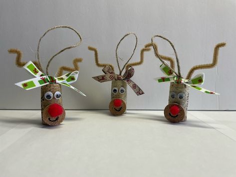 Wine Cork Reindeer Ornaments - Etsy Cork Reindeer Ornaments, Christmas Cork Ornaments, Wine Cork Reindeer, Cork Reindeer, Wine Cork Jewelry, Wine Cork Crafts Christmas, Cork Crafts Christmas, Cork Ideas, Wine Cork Diy Crafts