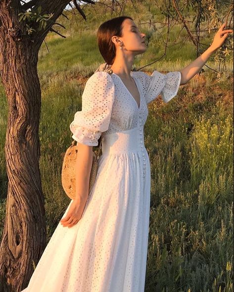 Cottage Wedding Dress, Eyelet Wedding Dress, Cottage Core Fashion, White Flowy Dress, Vestidos Retro, Flowy Summer Dresses, Eyelet Fabric, Country Wedding Dresses, Bagan