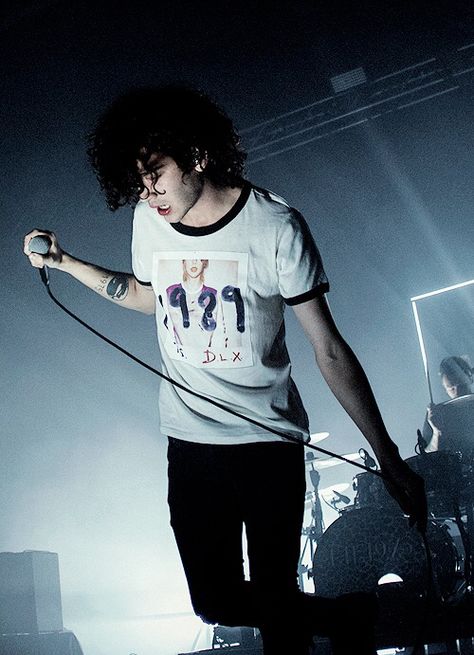 1975 Tumblr, The 1975 Tumblr, 1989 Shirt, Matthew Healy, Matt Healy, Blue Lighting, Matty Healy, Never Let Me Go, Dazed And Confused