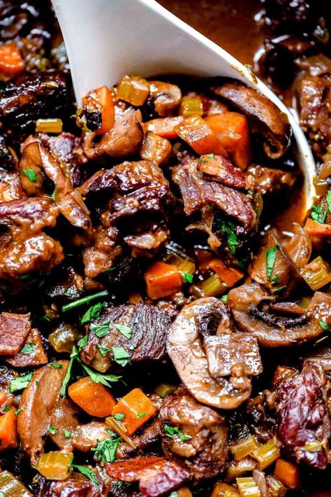 Classic Beef Bourguignon Recipe - foodiecrush .com Diced Beef Recipes, Easy Beef Bourguignon, Beef Bourguignon Recipe, Beef Meals, Best Beef Recipes, Beef Dinners, Food Christmas, Foodie Crush, Low Carb Dessert