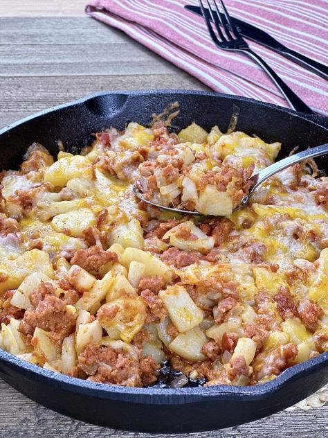 Cheesy Linguica and Potato Bake | In Good Flavor Canned Sliced Potatoes, Linguica Recipes, Bacon Ranch Pasta Salad, Canned Potatoes, Potato Bake, One Pot Dinner, Cheesy Potatoes, Simply Recipes, Sliced Potatoes