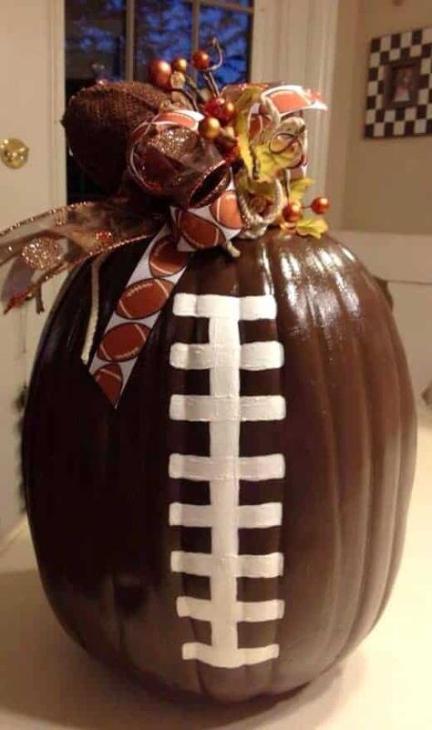 Soccer Ball Pumpkin, Pumpkin Decorating No Carve, Football Pumpkin, No Carve Pumpkin, Pumpkin Decorating Ideas, Creative Pumpkin Painting, No Carve Pumpkin Decorating, Creative Pumpkin Carving, Pumpkin Contest