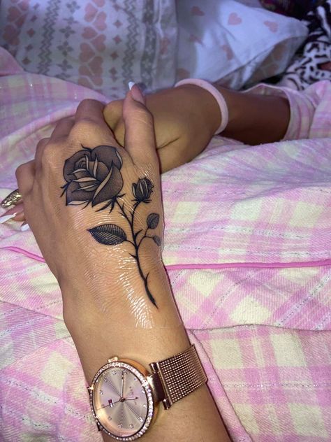 Hand Tattoos Rose, Rose Hand Tattoos, Half Sleeve Tattoos Forearm, Tattoos Rose, Rose Hand Tattoo, Rose Tattoos For Women, Girl Arm Tattoos, Hand Tattoos For Girls, Hand And Finger Tattoos