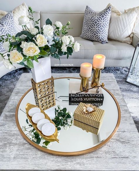 Decorative Tray Ideas Living Room, Iris Decor, Gold Tray Decor, Round Dining Table Decor, Table Trays, Center Table Decor, Girl Apartment Decor, Modern Apartment Living Room, Living Room Decor On A Budget