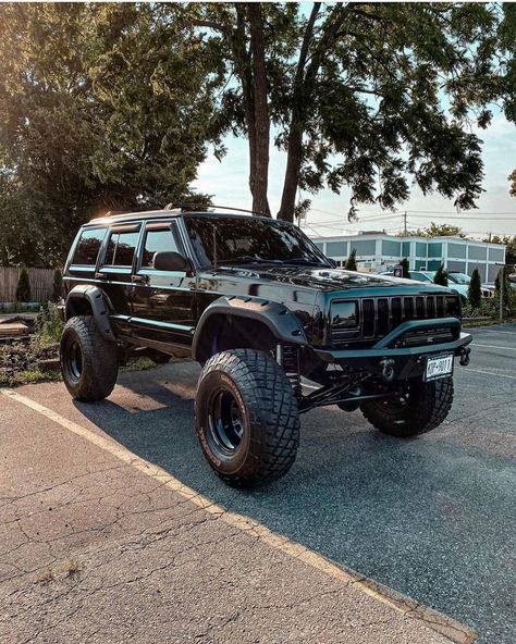 Modificaciones Jeep Xj, Jeep Grand Cherokee Accessories, Xj Jeep, Accessoires 4x4, Jeep Zj, Jeep Xj Mods, Jeep Photos, Jeep Mods, Black Jeep