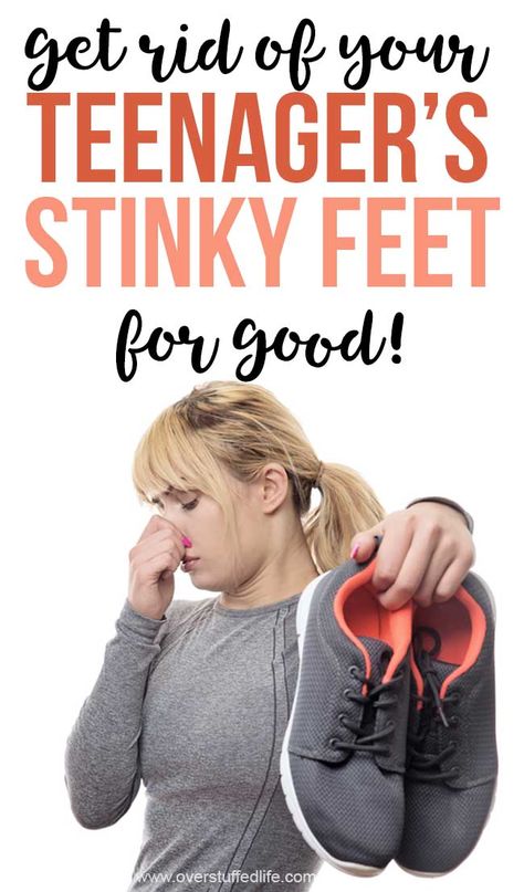 Smelly Feet Remedies, Stinky Feet Remedy, Arm And Hammer Super Washing Soda, Stinky Shoes, Smelly Shoes, Shoe Organization, Clean Your House, Bathroom Cleaning Hacks, Kitchen Cleaning Hacks