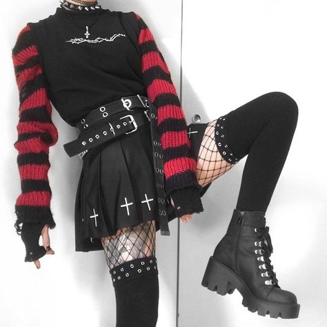 Emo Fits, Vampire Gothic, Emo Clothes, Alt Outfits, Punk Clothing, Goth Style, Emo Outfits, Punk Outfits, Instagram Outfits