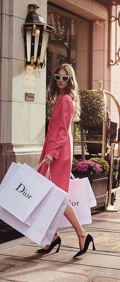 Le Bristol Paris, Moda Over 40, Stile Blair Waldorf, Luxury Lifestyle Girly, Paris Shopping, Luxe Life, How To Pose, Fashion Mode, Luxury Shop