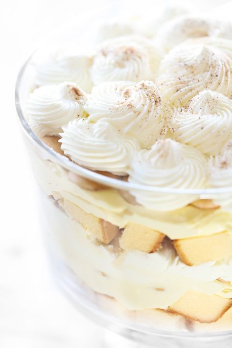 Eggnog Trifle, Christmas Trifle Recipes, Trifle Bowl Recipes, Eggnog Dessert, Classic Eggnog, Easy Eggnog, Christmas Trifle, Hp Sauce, Dessert To Make