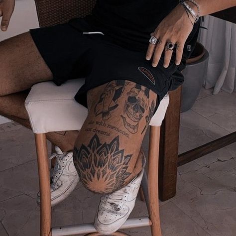 Tattoo Knee Men, Mens Knee Tattoo Ideas, Small Tattoo Sleeve, Mens Stomach Tattoo, Sleeve Filler Ideas, Tattoo Background Filler, Tattoo Sleeve Filler Ideas, Tattoo On Knee, Quotes Tattoo Ideas